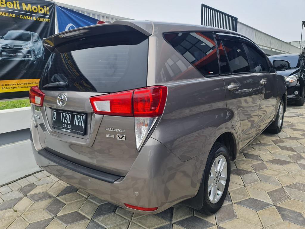 Toyota Innova V Diesel Matic Tahun 2018 Tangan Pertama Warna coklat metalik kondisi Mulus Terawat Sangat istimewa 5